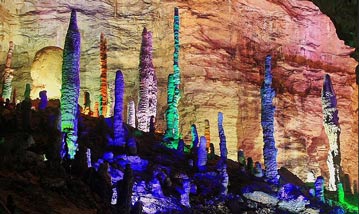 長沙出發(fā)到黃龍洞、天門山二日游