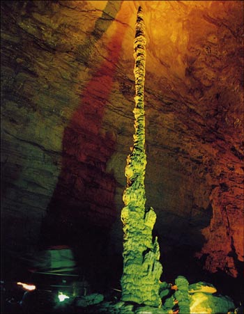 張家界國家森林公園、大峽谷、玻璃橋、鳳凰古城四日游