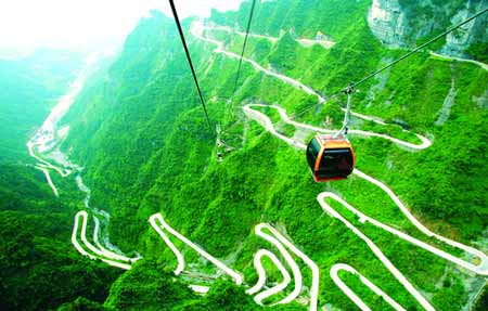 張家界森林公園、黃石寨、金鞭溪、天門山、玻璃棧道兩天一晚游