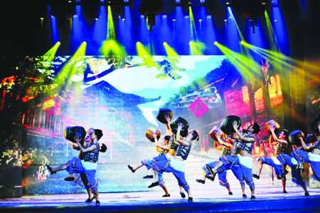 張家界國(guó)家森林公園、黃石寨、金鞭溪、苗寨故事、鳳凰古城、天門(mén)山、玻璃棧道四天三晚游